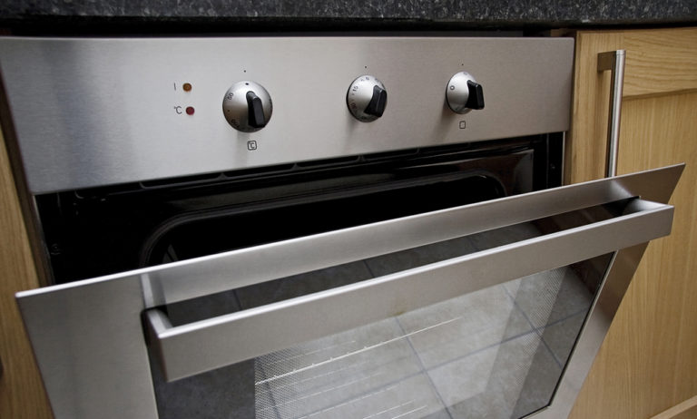 need your oven seals replaced or repaired today? Our Geelong oven repair servicemen can fix your electric oven today